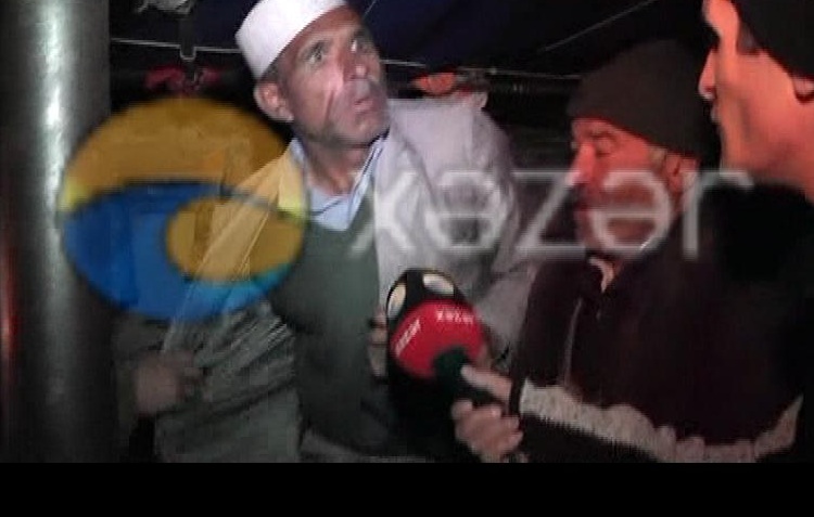 "Xəzərxəbər"in müxbirini döyən molla: Mən Allahşükür Paşazadənin ən yaxın adamıyam - VİDEO