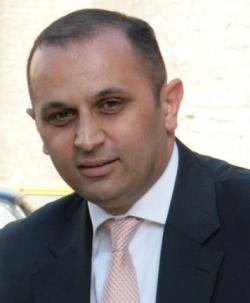 Rəsulzadənin olduğu iddia edən edilən abidə Leninin imiş