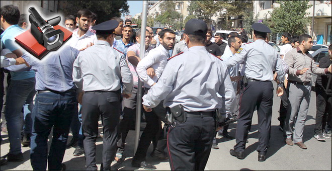 Bakının mərkəzində polislərlə dindarlar üz-üzə - ŞƏRHSİZ VİDEO