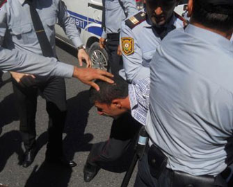 Bakının mərkəzində aksiya - 10 nəfər saxlanıldı