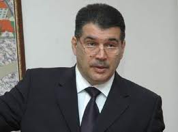Elşad Abdullayevin Baş Prokurorluqda yüksək vəzifədə işləyən qardaşı işdən çıxarılıb?
