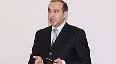 Səhiyyə nazirinin müavini: 
