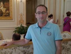 Həyat yoldaşı ağır xəstə olan jurnalist üçün hesab açıldı