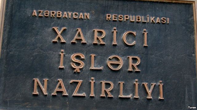 XİN həbsdə olan Azərbaycan vətəndaşları ilə bağlı açıqlama verdi