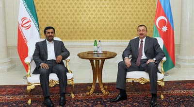 Prezident İlham Əliyev Mahmud Əhmədinejadla görüşdü