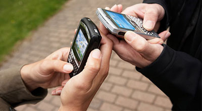 Dünyada mobil telefon istifadəçilərinin sayı məlum oldu