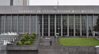 Milli Məclisin komitə sədrlərinə yeni avtomobillər paylandı - SİYAHI