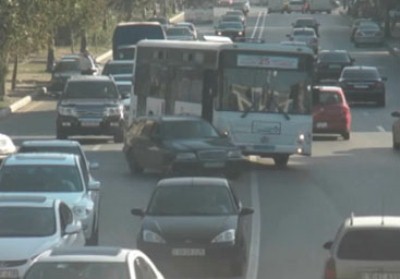 Bakıda avtobus sürücüləri insanları belə öldürür - VİDEO