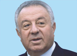 Deputat Hüseynbala Mirələmovun oğlu polis rəisi vəzifəsindən çıxarıldı