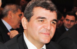 Fazil Mustafa: 