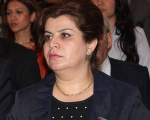 Gülər Əhmədova istirahətdə, işçilər isə maaşlarını istəyir