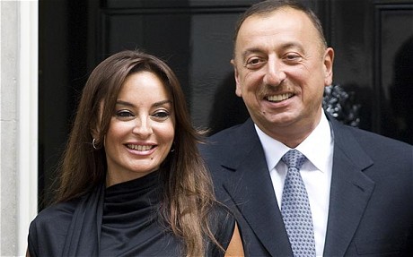 Prezident İlham Əliyev və xanımı Mehriban Əliyeva YAP-ın 20 illiyi şərəfinə həsr olunmuş ziyafətdə iştirak ediblər