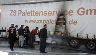 Azərbaycana aid yük maşını Türkiyədə yandı