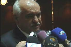 Əmisi Anar Məmmədovun müdafiəsinə qalxdı