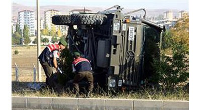 Türkiyədə hərbi maşın aşıb, xeyli yaralı var