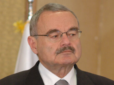Artur Rasizadə Aşqabada getdi