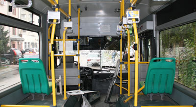 Bakıda avtobus “Mitsubishi”, “Hundai”, BMW, “VAZ-2107”-ni əzdi