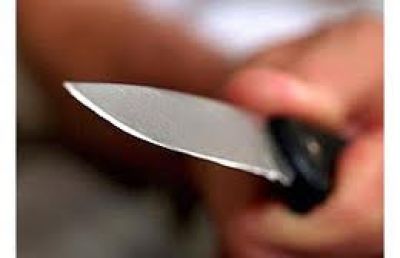 Bakıda polisi bıçaqladılar