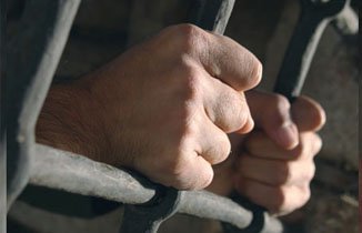 Azərbaycanda dəhşətli hadisə: Məktəb direktorunun müavini 13 yaşlı qızı zorladı
