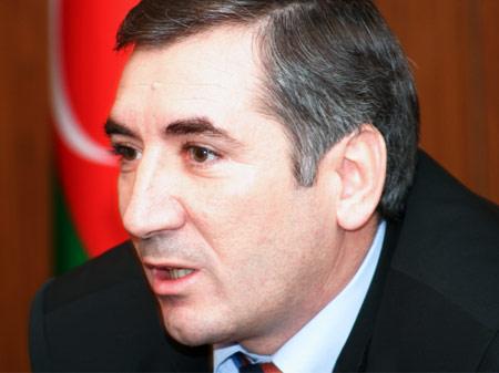 Nuşirəvan Məhərrəmli telekanal rəhbərlərini sərt tənqid etdi