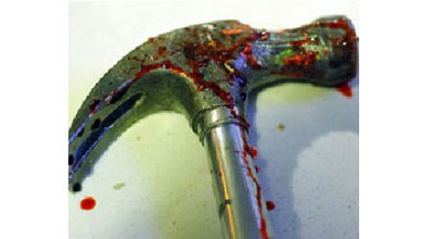 Bakıda ər arvadını çəkiclə döydü