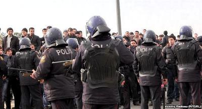 Bakıda polis-vətəndaş qarşıdurmasından - ŞƏRHSİZ VİDEO