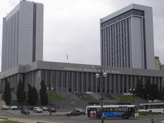 Deputatlar əsgər ölümündən danışdılar