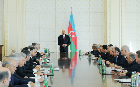 Prezidenti İlham Əliyevin sədrliyi ilə Nazirlər Kabinetinin iclası keçirildi