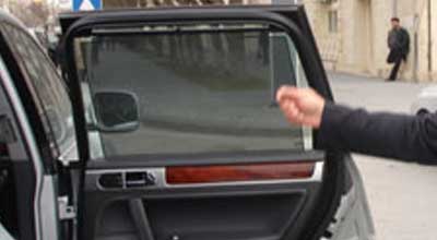 Maşınların arxa yan şüşələrində jalyuzilərə icazə verildi