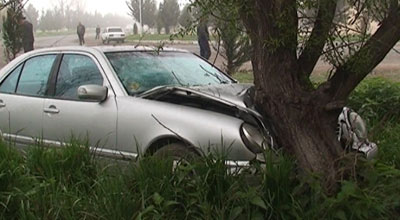 Azərbaycanda polis qəza törətdi, ölən var - FOTO