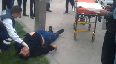 Bakıda gənc oğlan metronun qabağında damarlarını doğradı -  FOTO 