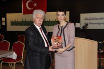 Qənirə Paşayeva makedoniyalı həmkarı ilə görüşdü
