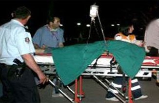 18 yaşlı sürücü atasının maşını ilə 3 nəfəri vurdu
