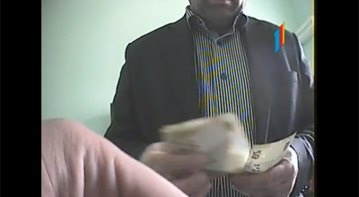 Lənkəran Dövlət Universitetinin prorektoru rüşvəti belə aldı - VİDEO