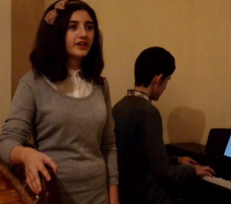 Bakıda 16-cı mərtəbədən yıxılan 13 yaşlı qızın videosu yayıldı -  VİDEO