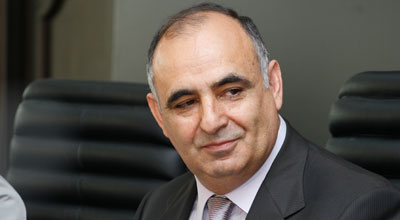 İsmayıl Ömərov Azərbaycanı tərk etdi