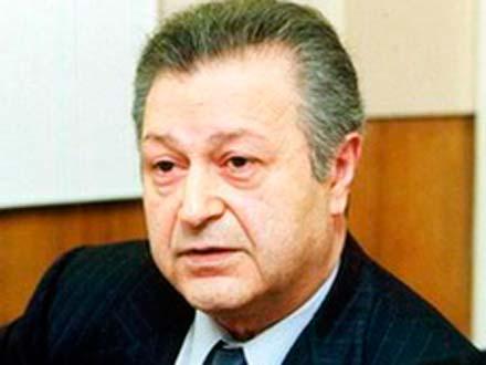 Ayaz Mütəllibov 20 ildən sonra Bakıda təmtəraqlı ad günü keçirdi