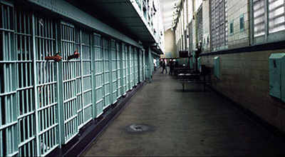 Bakıda məhbus həbsxananın dəhlizində öldü