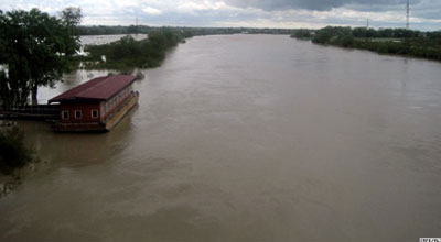 Təqaüdçü qadın özünü Kürdə boğdu