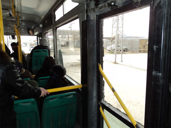 Bakıda avtobusdan yıxılan sərnişin ölüb