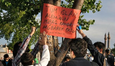 Dindarlardan Taksim aksiyalarına dəstək - FOTOLAR