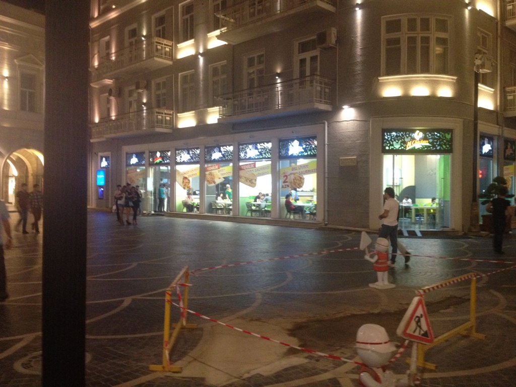 ‘Tarqovı’dakı məşhur restoranların küçə ticarətinə niyə son qoyuldu? -  FOTOLAR