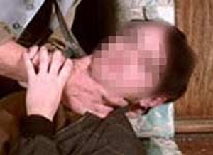 Azərbaycanda oğlunu boğub öldürən anaya 15 il iş verildi