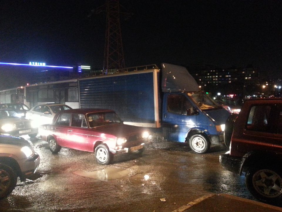Bakıda dəhşətli tıxac davam edir - FOTOLAR