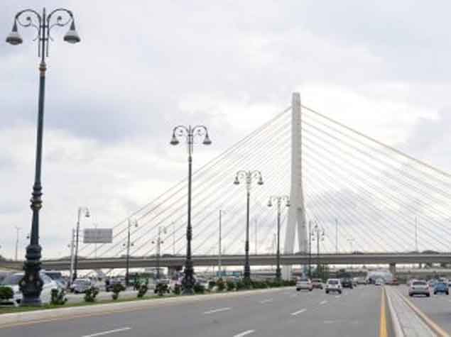 Heydər Əliyev prospektinin mərkəz istiqamətində əsas yolu bağlandı