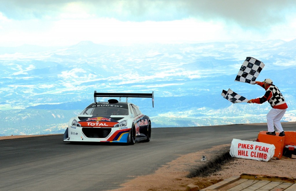 Ralli çempionunun kabinəsindən görüntü baxanları qorxutdu - VİDEO