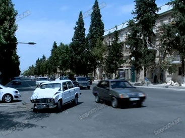 Azərbaycanda iki avtomobil toqquşdu: 3 yaralı -  FOTO 
