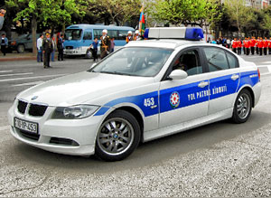 Bakıda yol polisi sürücünü təhqir etdi –  VİDEO 
