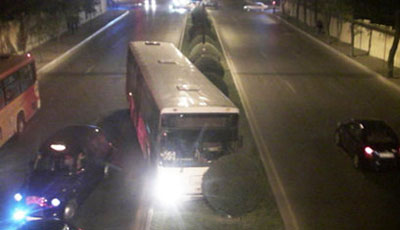 Bakıda avtobus belə qəza törətdi - VİDEO