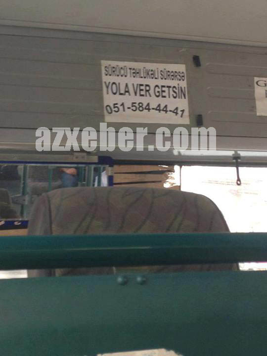 Bakı avtobusunda sərnişinləri əsəbiləşdirən yazı - FOTO